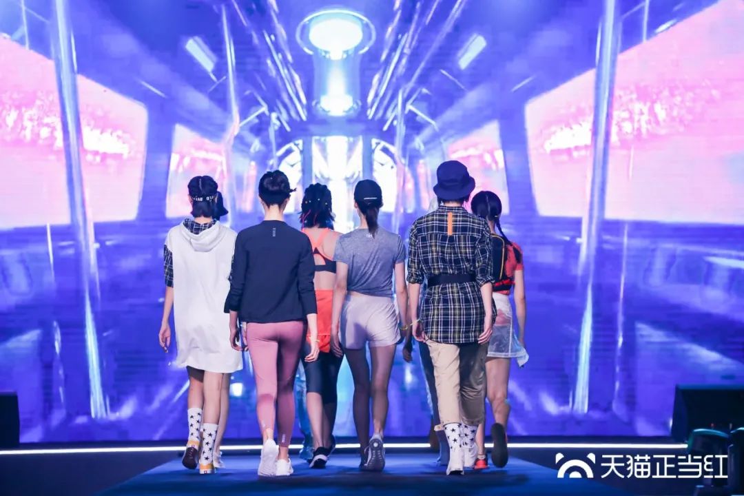 天貓正當紅之偶像女團SNH48 TEAM SII 天貓正當紅之偶像女團SNH48 TEAM SII